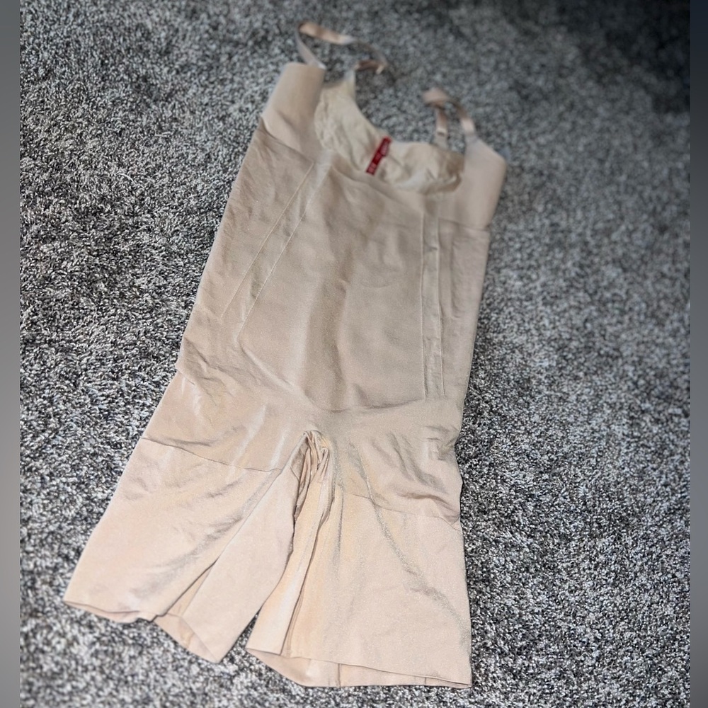 OnCore Sculpting Open-Bust Mid-Thigh Bodysuit